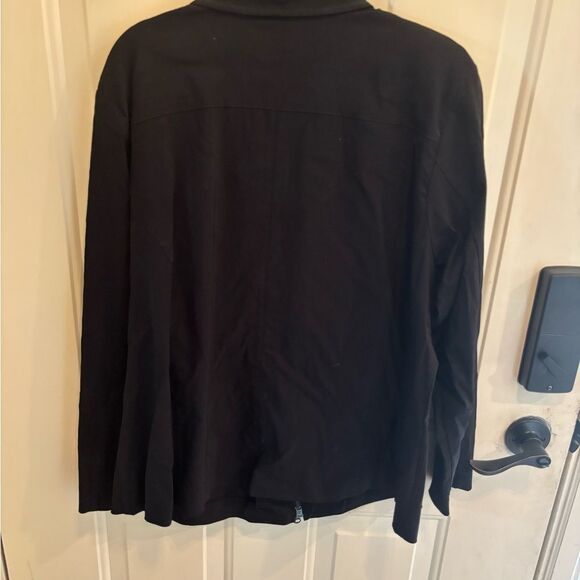 Venezia Black Utility Jacket with Timeless Appeal - Picture 4 of 4